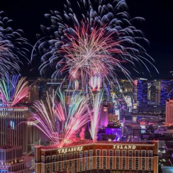 En direct, Nouvel An 2025 : de Las Vegas à Mexico en passant par Ahmedabad, les célébrations continuent