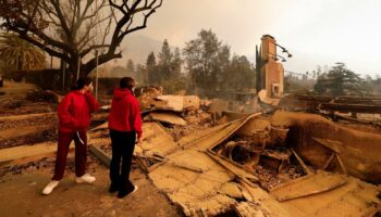 En direct, incendies à Los Angeles : Donald Trump attaque les démocrates