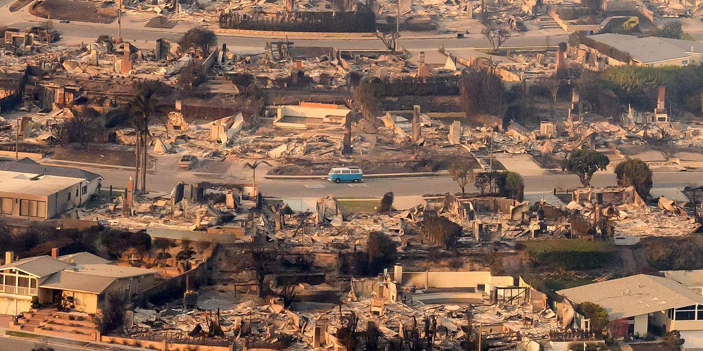 En direct, incendies à Los Angeles : un couvre-feu nocturne décrété dans toutes les zones sinistrées