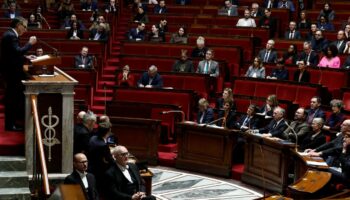 En direct, motion de censure contre le gouvernement Bayrou : les députés socialistes ne la voteront pas, Jean-Luc Mélenchon estime que le PS « fracture » le NFP