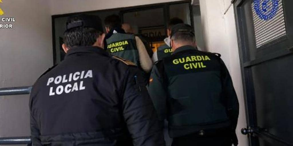 En libertad con cargos el hombre que profanó los cementerios de El Viso y Utrera