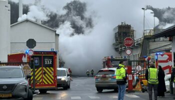 "Evitez le secteur" : Incendie d'envergure en cours chez Goodyear à Colmar-Berg