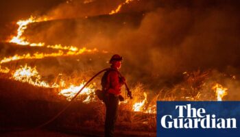 Firefighters battle to keep upper hand on new wildfire north of Los Angeles