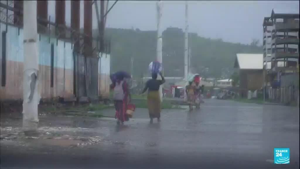 Fortes pluies et premières inondations par la tempête Dikeledi à Mayotte