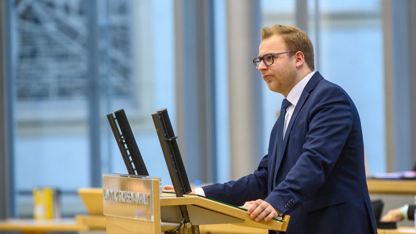 Politiker der Koalition um Konstantin Pott (FDP) beraten weiter über eine Reform des Bestattungsgesetzes. (Archivbild) Foto: Kla