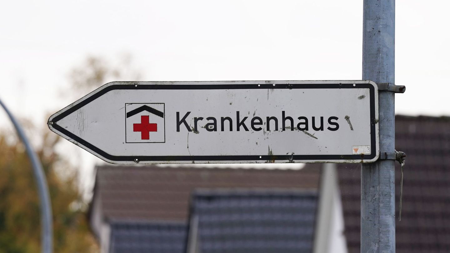 Die NRW-Landesregierung will die Krankenhauslandschaft reformieren - dagegen regt sich juristischer Widerstand. (Archivbild) Fot