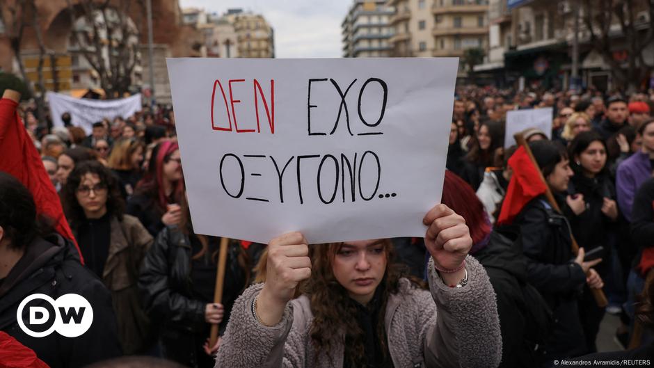 Greece: Mass protests demand justice for rail crash victims