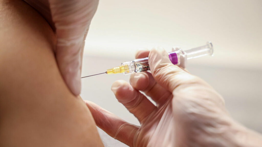 Grippe : la campagne de vaccination prolongée jusque février face à la circulation « très active » du virus