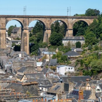 Guerre de bandes et tirs au fusil de chasse : à Morlaix, un maire aux prises avec le narcotrafic