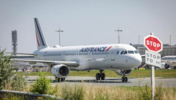 Hausse de la taxe sur les billets d’avion : après l’avoir appliquée, Air France la rembourse à ses passagers