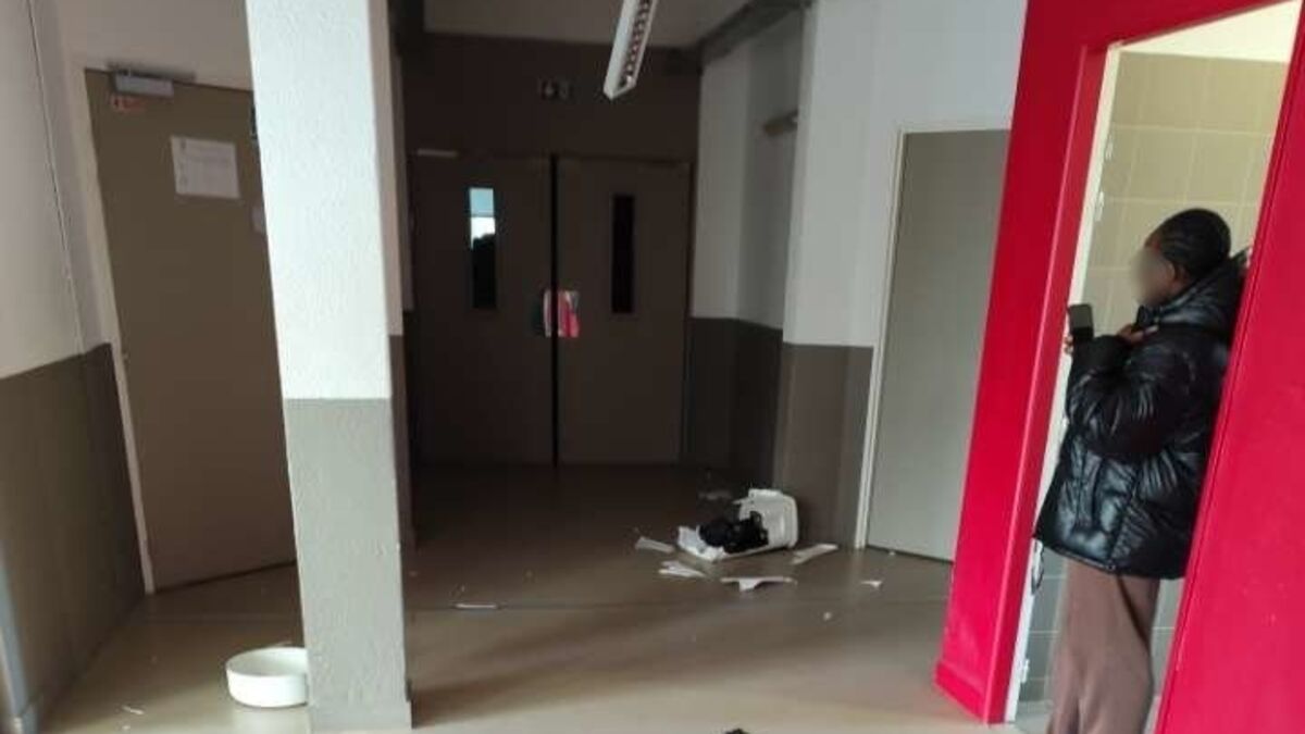 « Ils veulent mettre le chaos » : le lycée de Corbeil-Essonnes saccagé, la région et le proviseur portent plainte