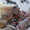 Images impressionnantes: Le feu ravage un hôtel et fait 10 morts dans une station de ski