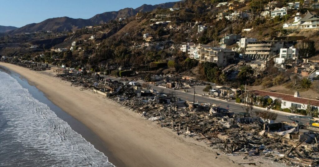 Incendies à Los Angeles : certaines habitations brûlaient depuis 40 minutes lorsque l’ordre d’évacuer a été donné