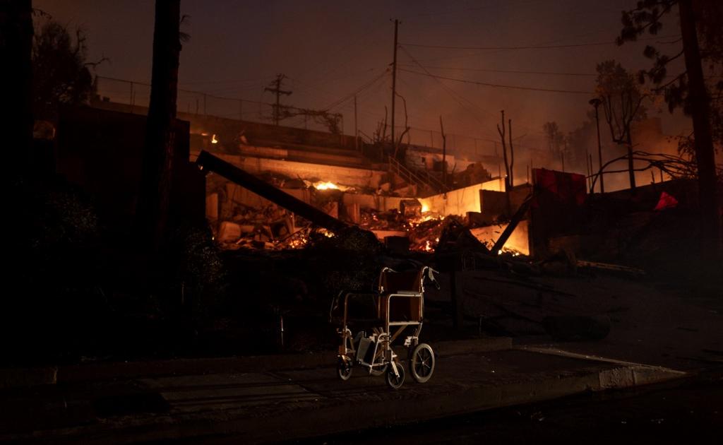 Incendies de Los Angeles : des personnes handicapées meurent piégées dans leur maison