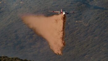 Incendies en Californie – Le président Trump fait larguer 8000 litres de Coca Light sur les feux