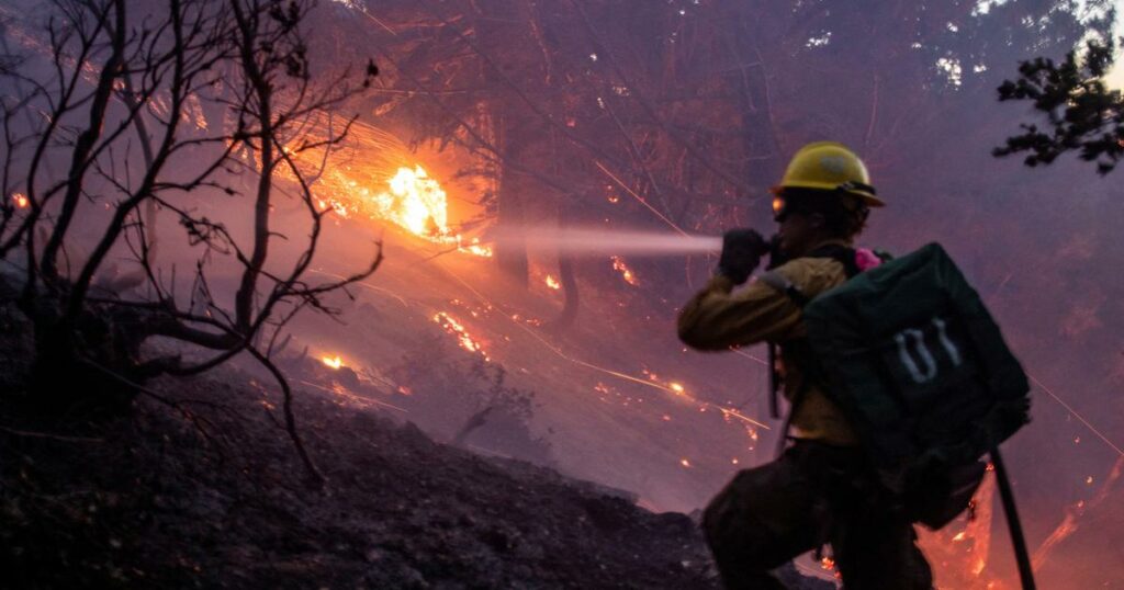 Incendies, sécheresse, séismes... La ville de Los Angeles deviendra-t-elle bientôt inhabitable ?