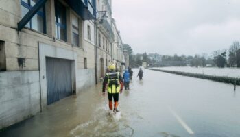 Inondations dans l’Ouest : trois départements en vigilance rouge, l’eau commence à baisser à Redon