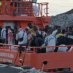 Interceptan en las últimas horas en aguas de Canarias dos cayucos con 224 migrantes