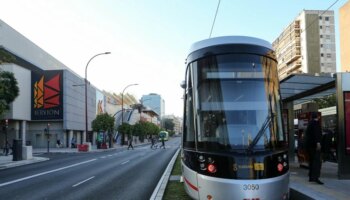 Interrumpida la circulación del tranvía por el centro de Sevilla por una avería