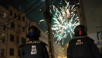 Jahreswechsel: Relativ ruhige Silvesternacht – fünf Tote durch Explosionen