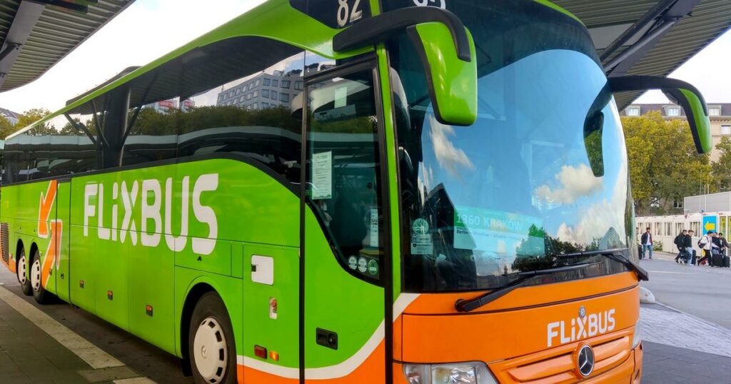 «Je sentais la température de mon corps descendre» : la nuit glaciale de passagers Flixbus bloqués au Futuroscope