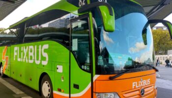 «Je sentais la température de mon corps descendre» : la nuit glaciale de passagers Flixbus bloqués au Futuroscope