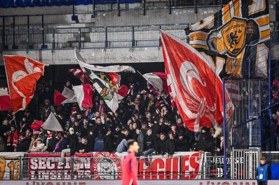 « Jean-Ma, Jean-Ma, Jean-Marie Le Pen ! » : à Auxerre, les supporters lillois chantonnent un air à la gloire de l’ancien leader du Front National