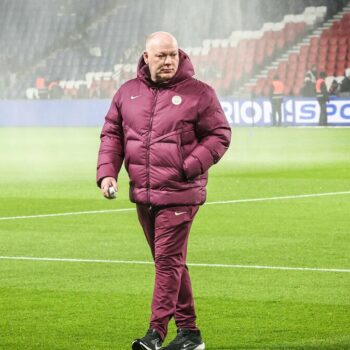 « J’écoute l’herbe, je suis son docteur » : les pelouses du PSG, le terrain de jeu de Jonathan Calderwood