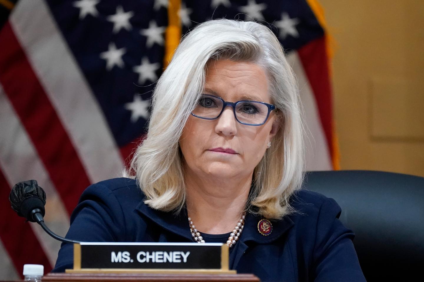 Joe Biden décore Liz Cheney, ex-élue républicaine opposée à Donald Trump, de la « médaille présidentielle de la citoyenneté »