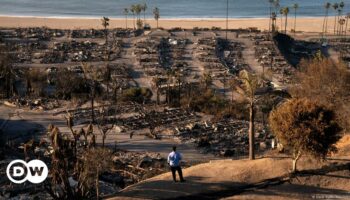 LA fires: Race to contain outbreaks as death toll rises