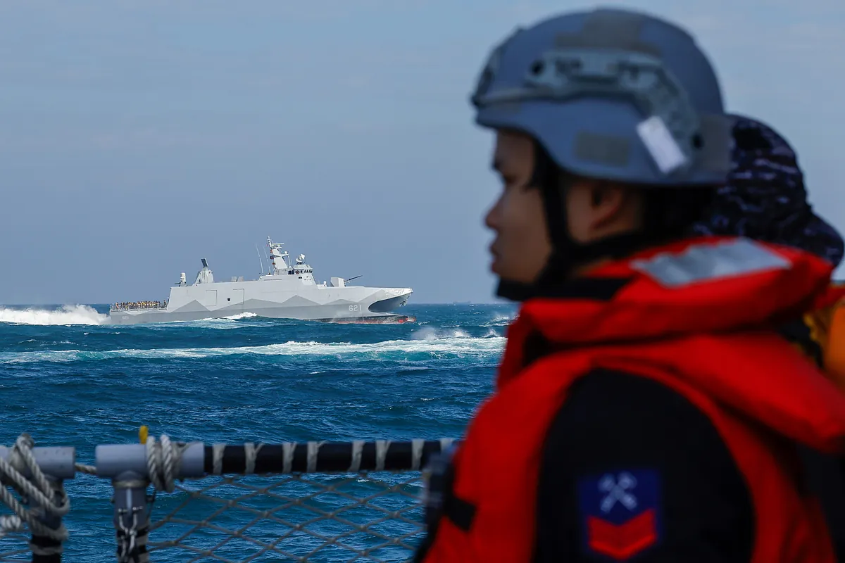 La Armada taiwanesa realiza maniobras en la costa con sus nuevas corbetas "furtivas"