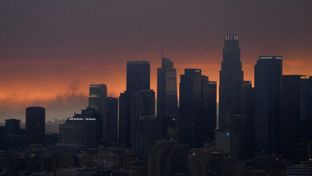 La Californie en proie à des incendies meurtriers, le centre de Hollywood évacué