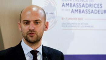 La France devra «riposter» si l’Algérie «continue l’escalade», assure Jean-Noël Barrot