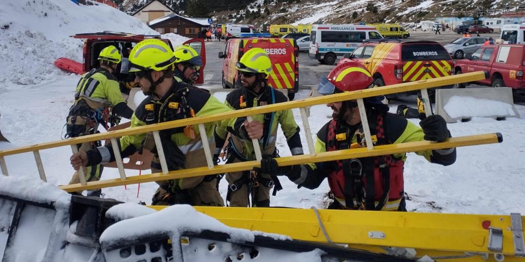 La Guardia Civil investiga una estafa en redes sociales tras el accidente del telesilla de Astún