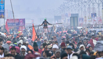 La Kumbh Mela, le pèlerinage de tous les records, a débuté au nord de l’Inde