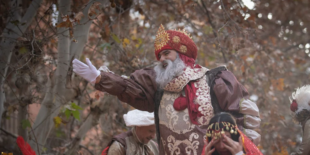 La cabalgata de Reyes en Granada invita a creer en la magia