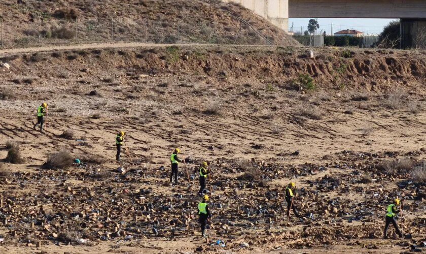 La "costosa" búsqueda de los tres desaparecidos en Valencia por la dana: 400 efectivos para rastrear un perímetro de 500 kilómetros cuadrados