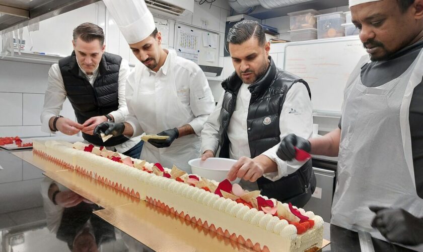 La crème des pâtissiers élabore le plus grand fraisier du monde : « On veut faire quelque chose de prestigieux »