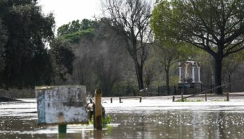 La fuertes lluvias provocan la inundación del Vado del Quema