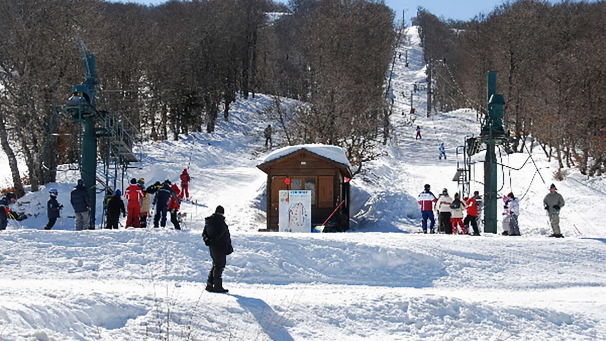 La station de ski de Laguiole a pu lancer sa saison grâce à des habitants, commerçants et résidents secondaires