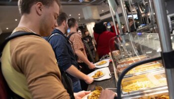 La triste vuelta a la comida de cantina y la ración de lasaña a 2,80 euros en Alemania