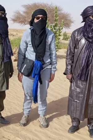 Las autoridades argelinas reciben al español liberado por los tuareg que fue secuestrado en el sur de Argelia