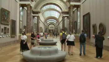 Le Louvre en danger : la directrice du musée tire la sonnette d'alarme