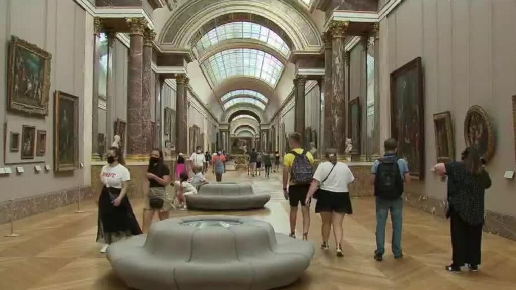 Le Louvre en danger : la directrice du musée tire la sonnette d'alarme