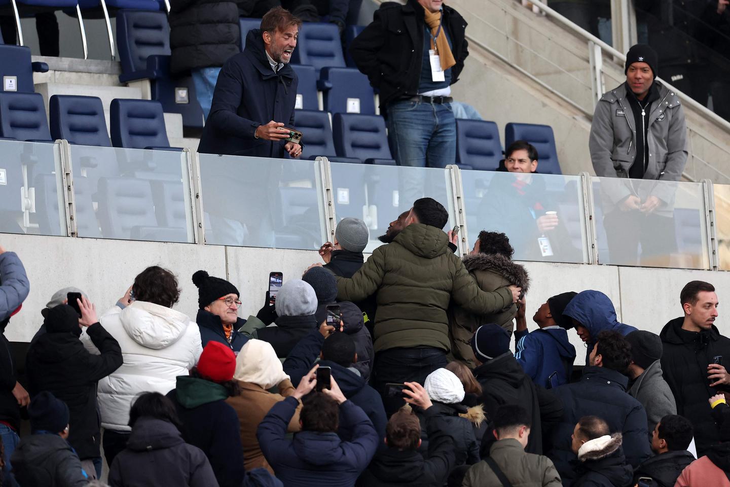 Le Paris FC se relance en Ligue 2… sous les yeux de Jürgen Klopp