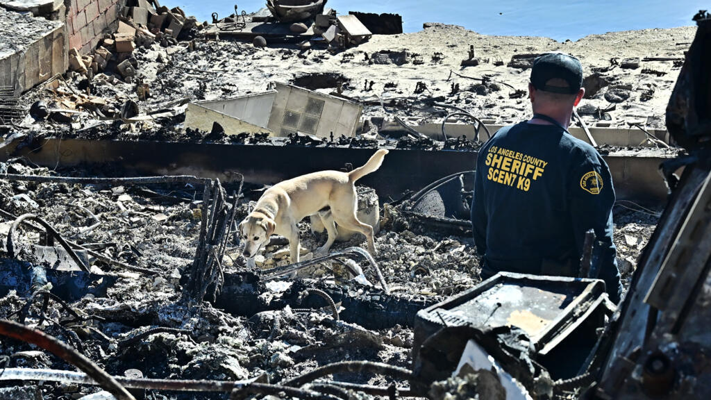 Le bilan des incendies de Los Angeles s'alourdit, pas de retour des évacués avant jeudi