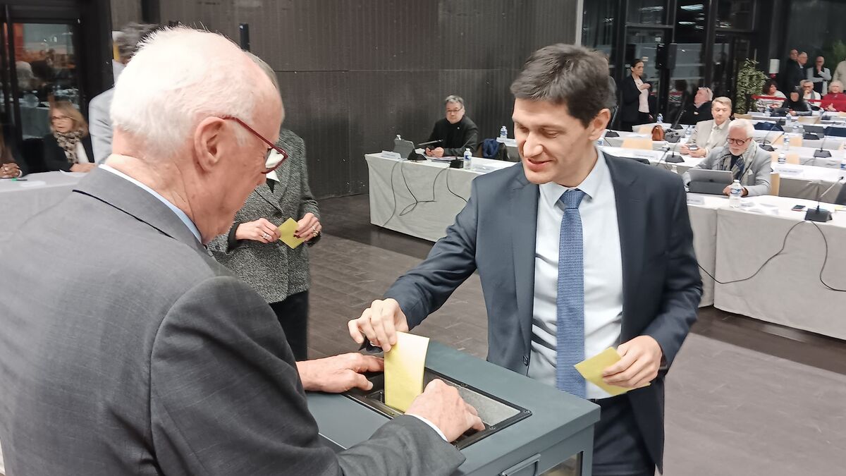 Le maire de Châtenay-Malabry, Carl Segaud (LR), élu sans surprise à la tête de Vallée Sud Grand Paris