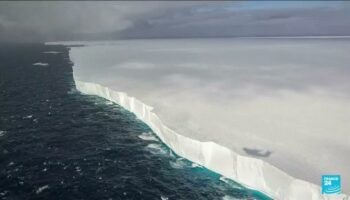 Le plus grand iceberg du monde va percuter une île britannique