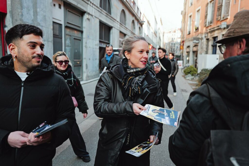 Législative partielle : à Grenoble, un défilé de personnalités politiques pour nationaliser le scrutin