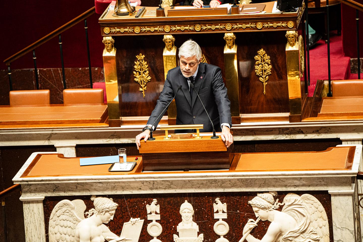 Les Républicains affichent leur soutien très « exigeant » à François Bayrou